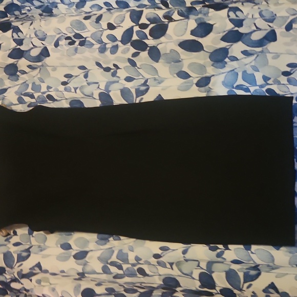 Calvin Klein Elegant Black Bodycon Dress With Gold Toned Buttons Size 6 - Picture 5 of 5